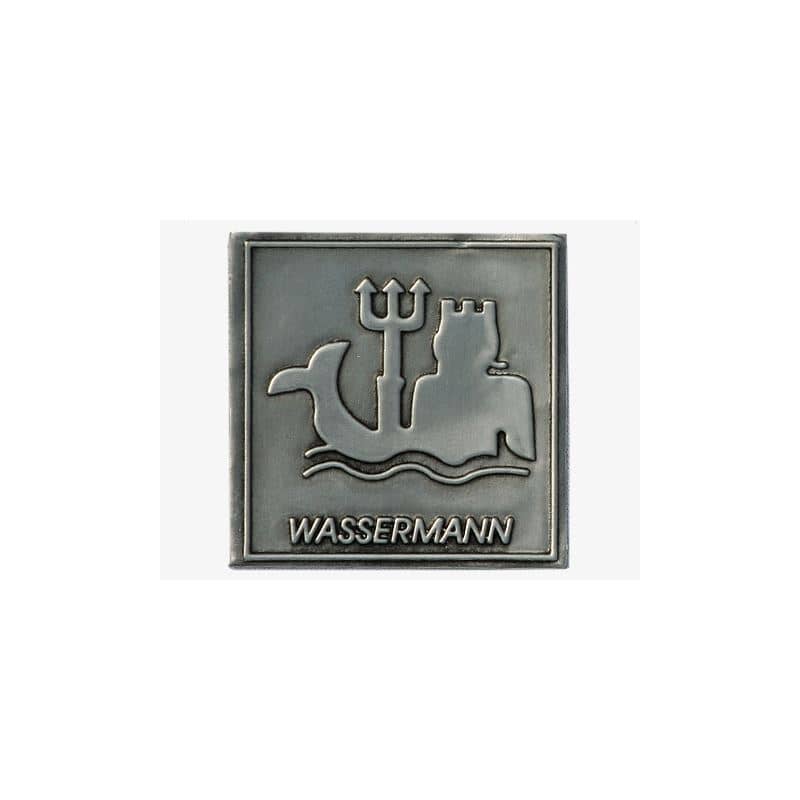 Kositer nalepka 'Wassermann', kvadratna, kovina, srebrna